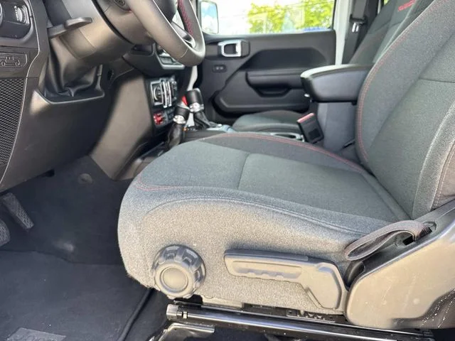 Used 2025 White Jeep Rubicon image 29
