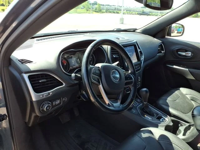 Used 2021 Blue Jeep Latitude Lux image 12