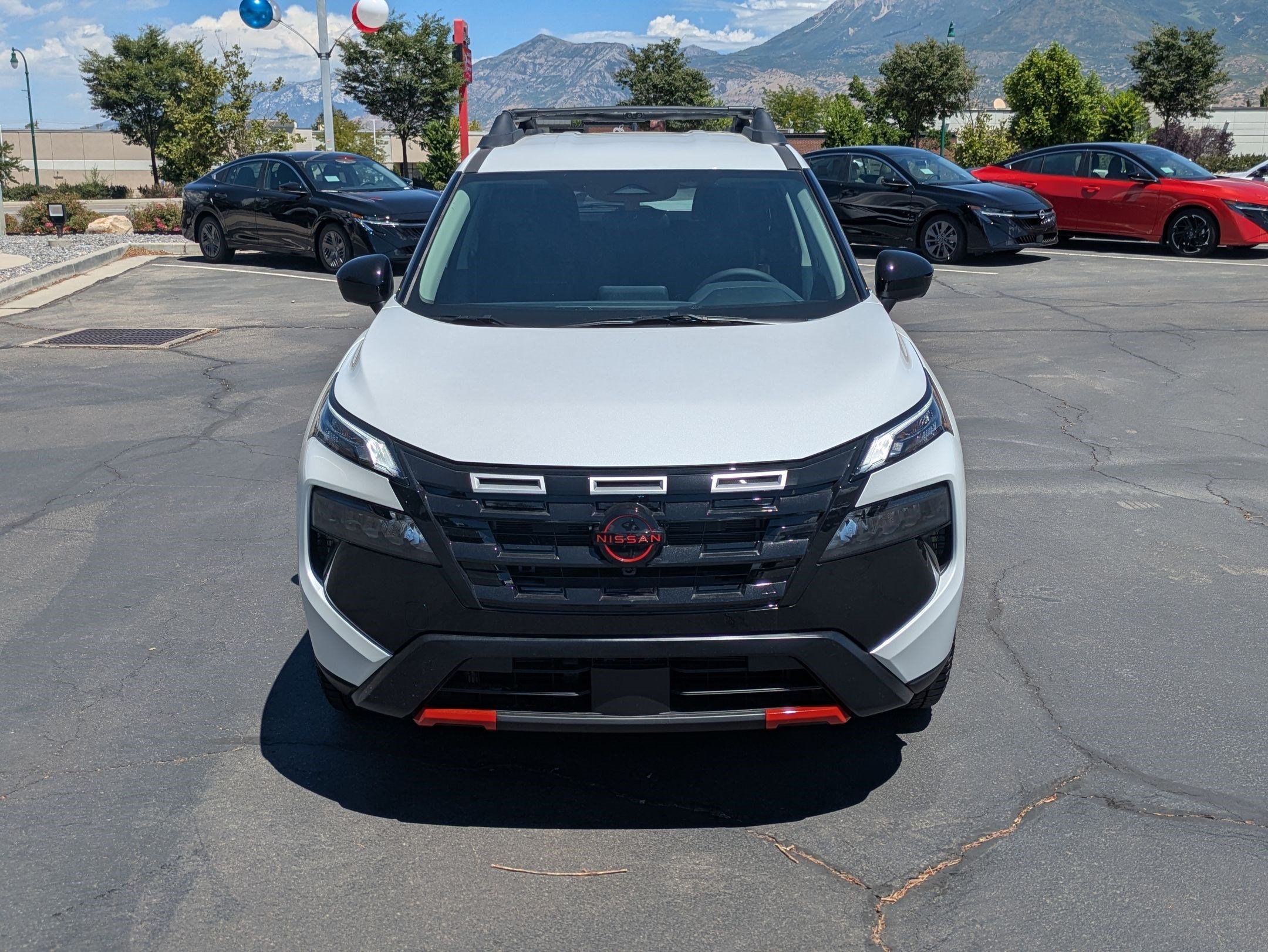 New 2026 Everest White Pearl TriCoat Nissan Rock Creek® image 9