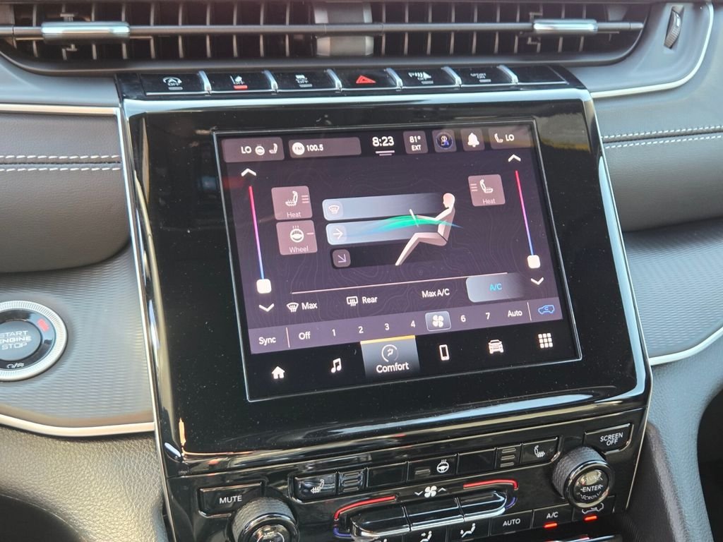 Used 2025 White/off-white Jeep  image 31
