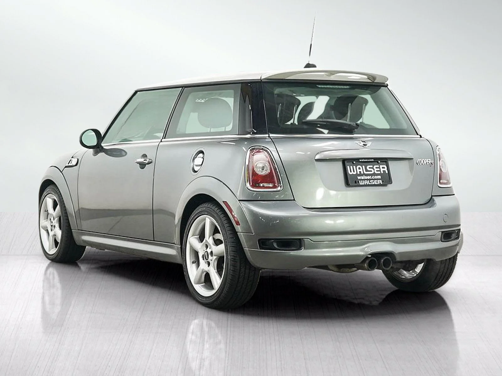 Used 2010 Dark Silver Metallic MINI Base image 4