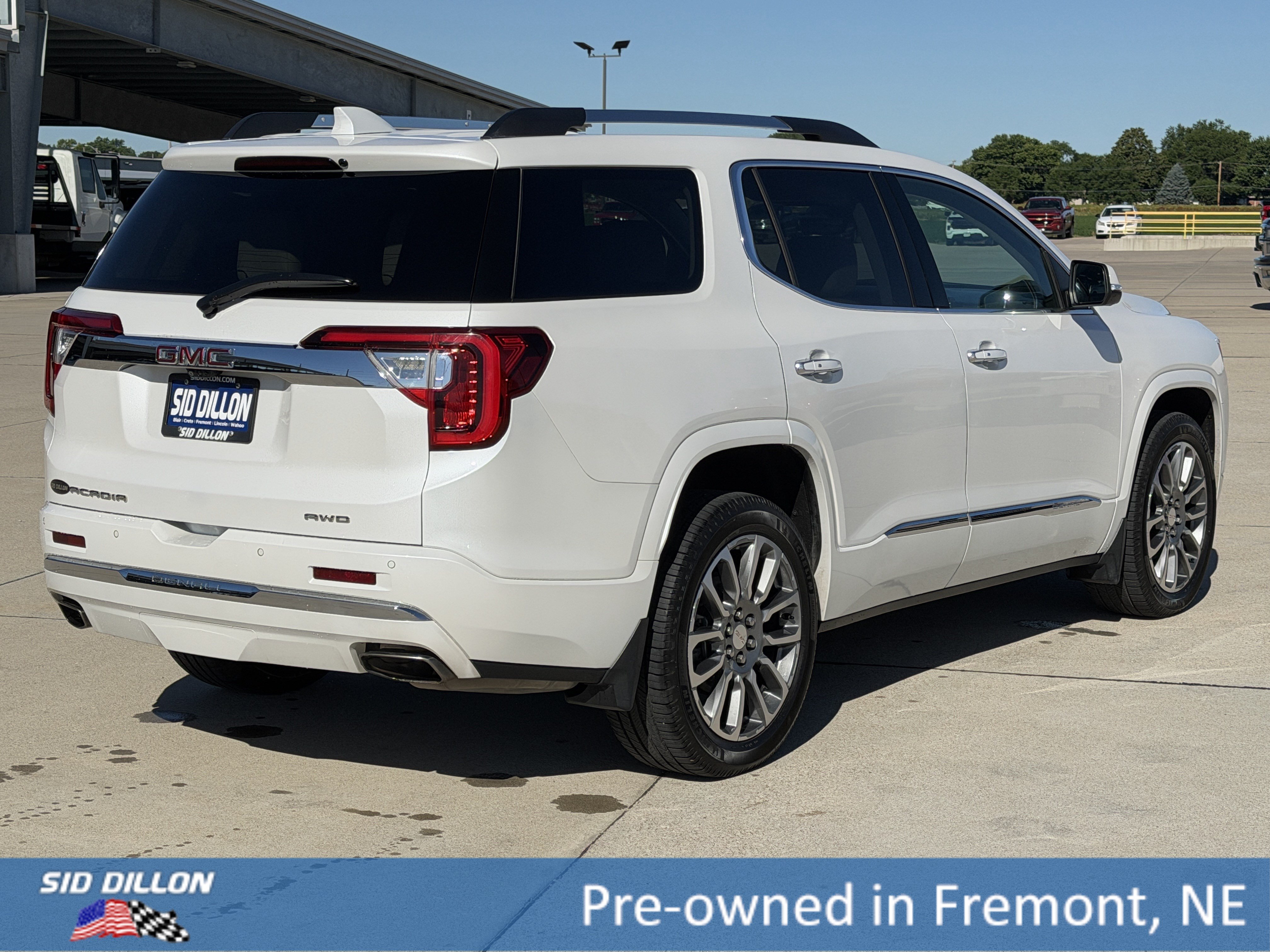 Used 2021 WHITE FROST TRICOAT GMC Denali image 4