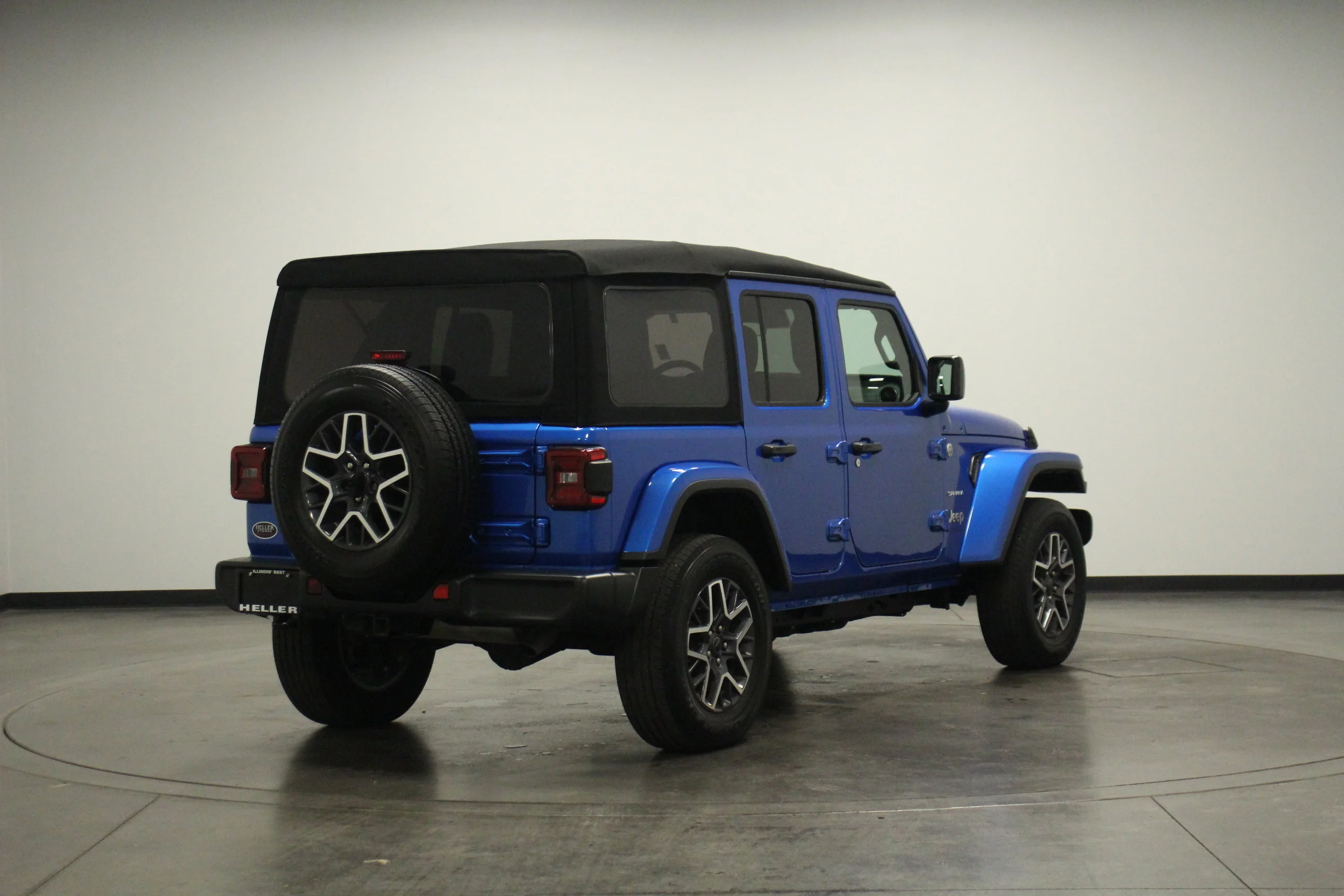 2024 Jeep Wrangler 4-Door Sahara - Photo 8