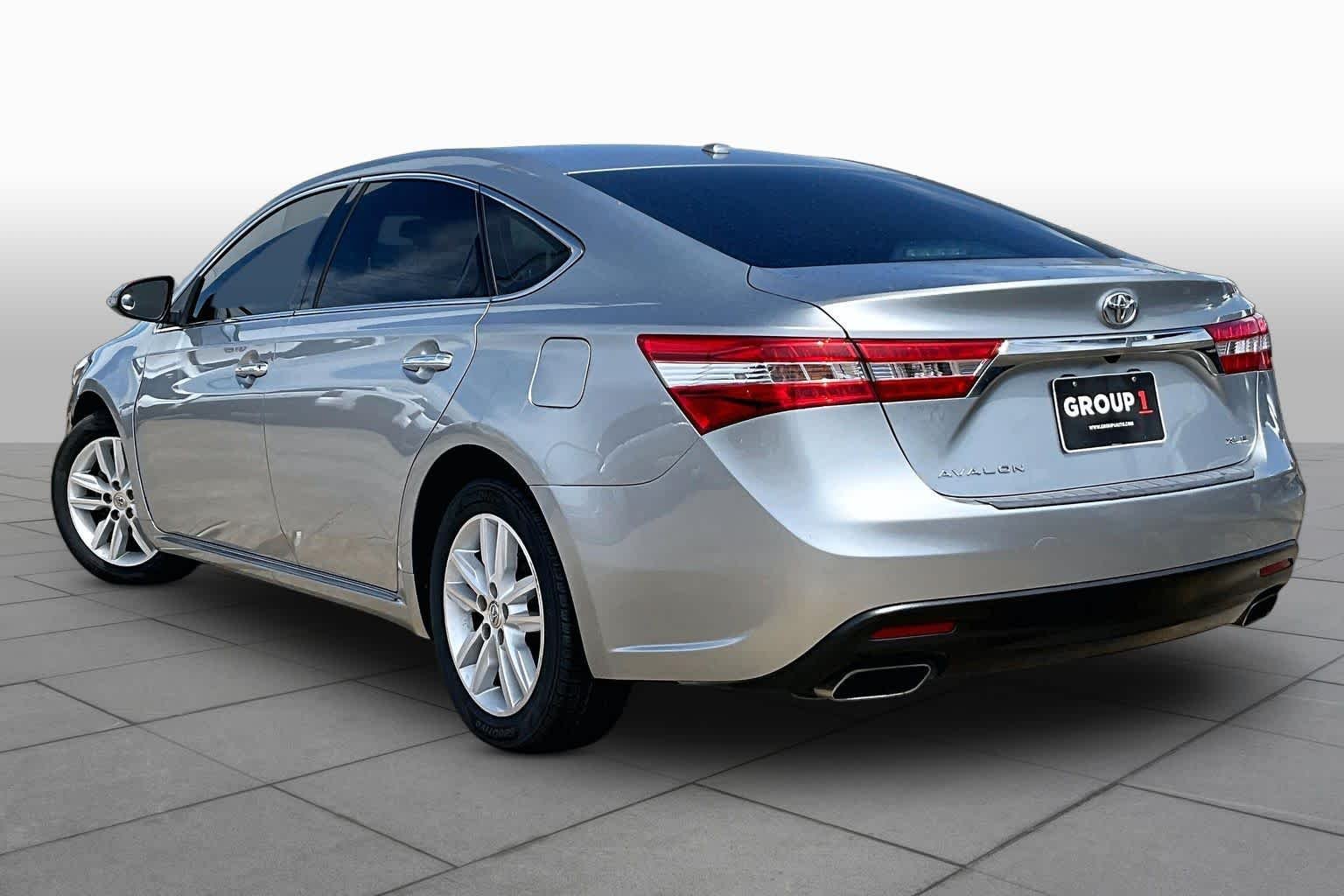 Used 2015 Celestial Silver Metallic Toyota XLE image 12