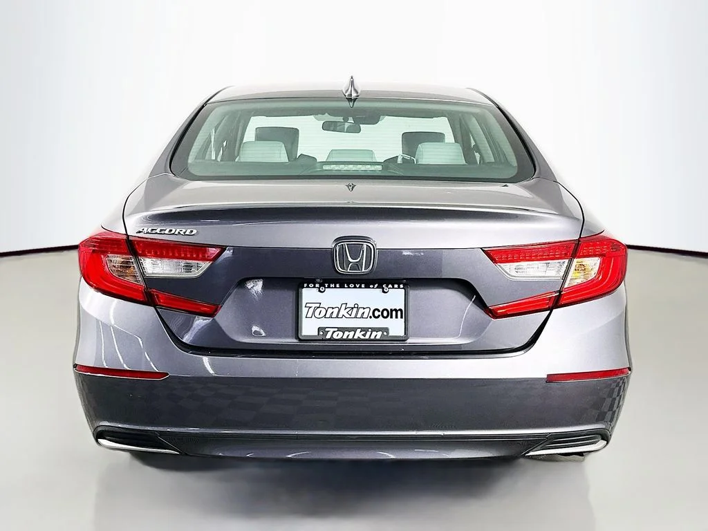 Used 2018 Lunar Silver Metallic Honda LX image 7