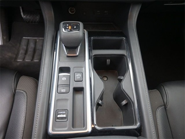 2023 Nissan Pathfinder SL photo 4