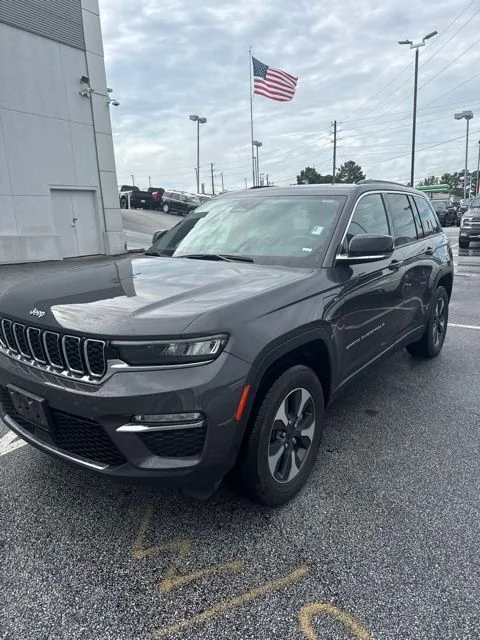 Used 2024 Gray Jeep 4xe image 3