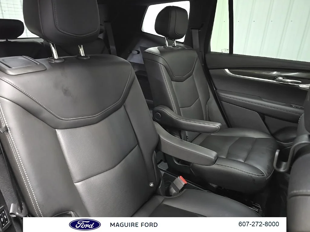 Used 2021 White Cadillac Sport image 20