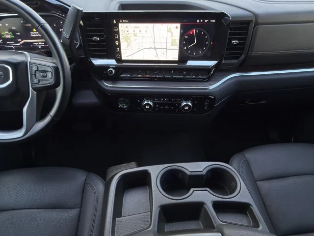 2024 GMC Sierra 1500 SLT - Photo 24