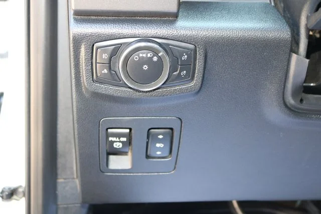Used 2016 White Ford XLT image 13