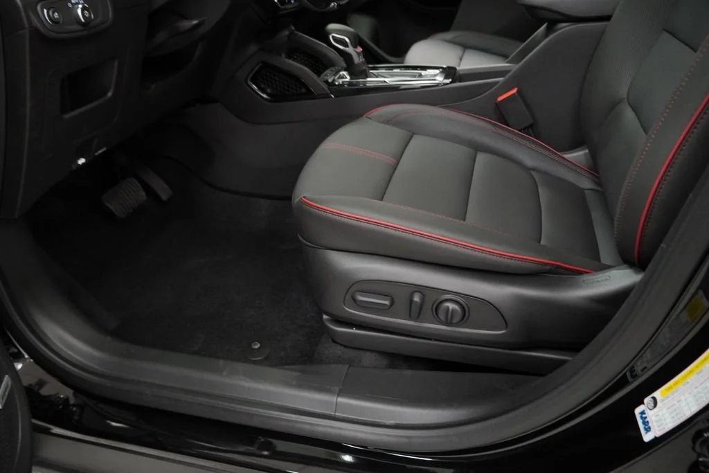 New 2026 Mosaic Black Metallic Chevrolet RS image 24