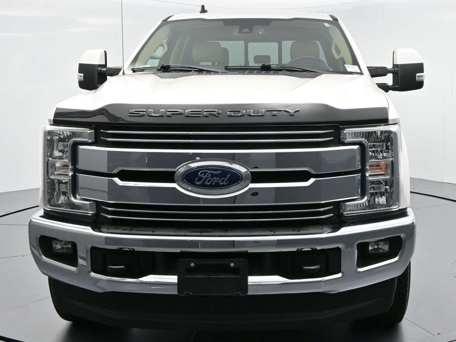 Used 2019 White Platinum Metallic Tri-Coat Ford Lariat image 2