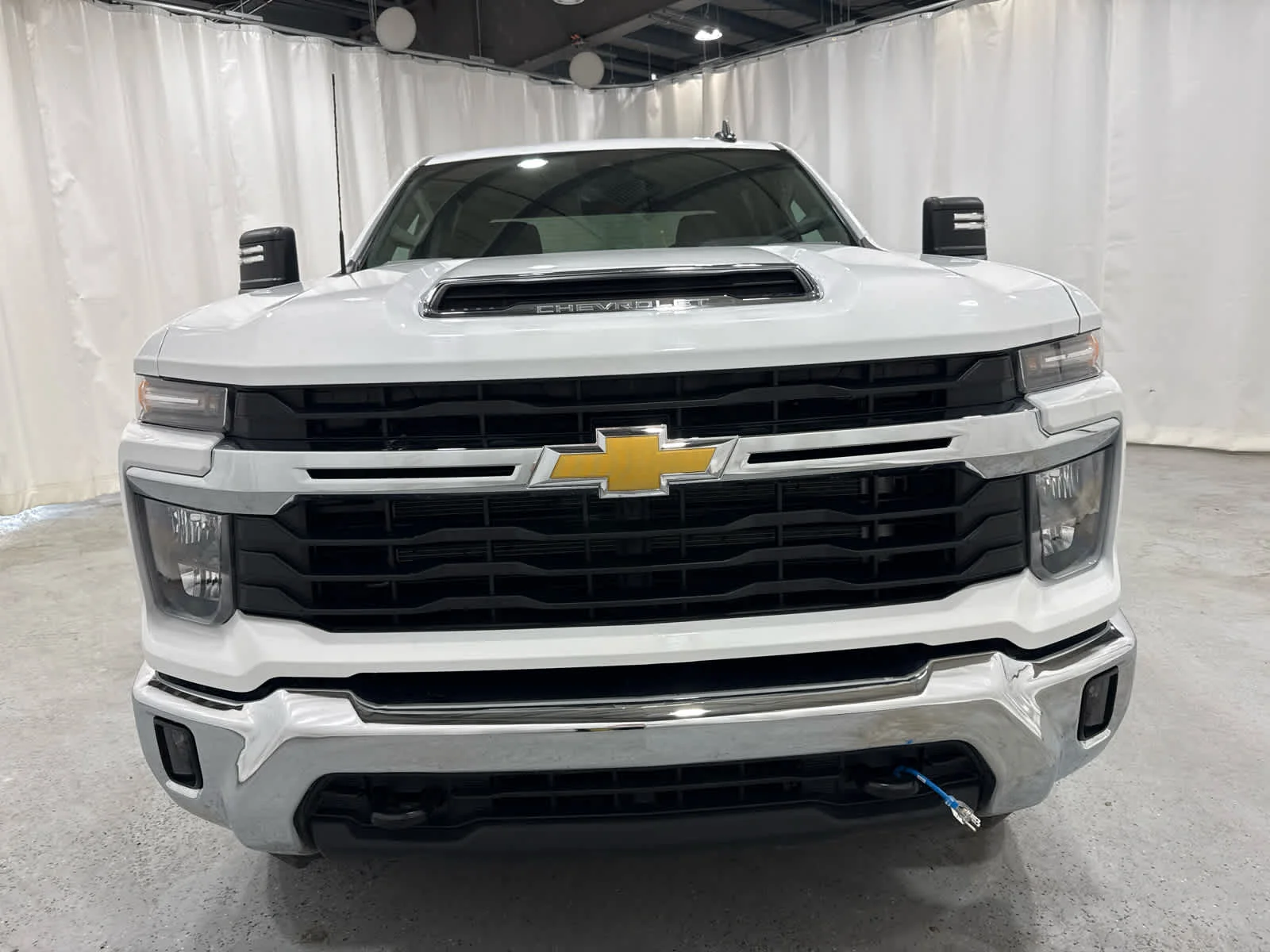 Used 2026 Summit White Chevrolet LT image 8