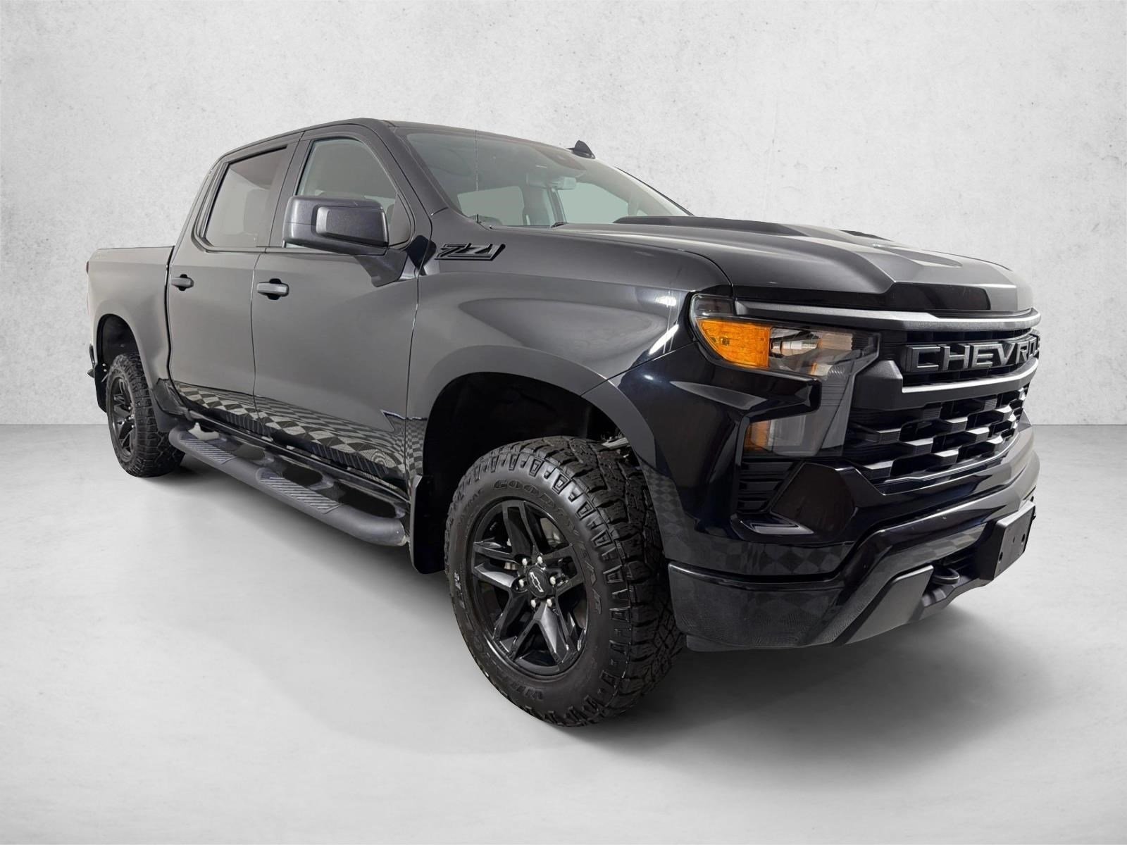 Used 2023 Black CHEVROLET  image 1