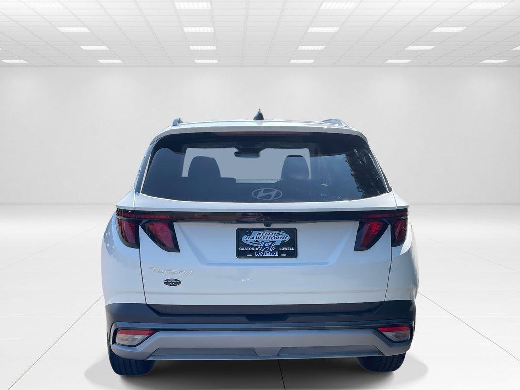New 2026 White Hyundai SEL FWD image 5