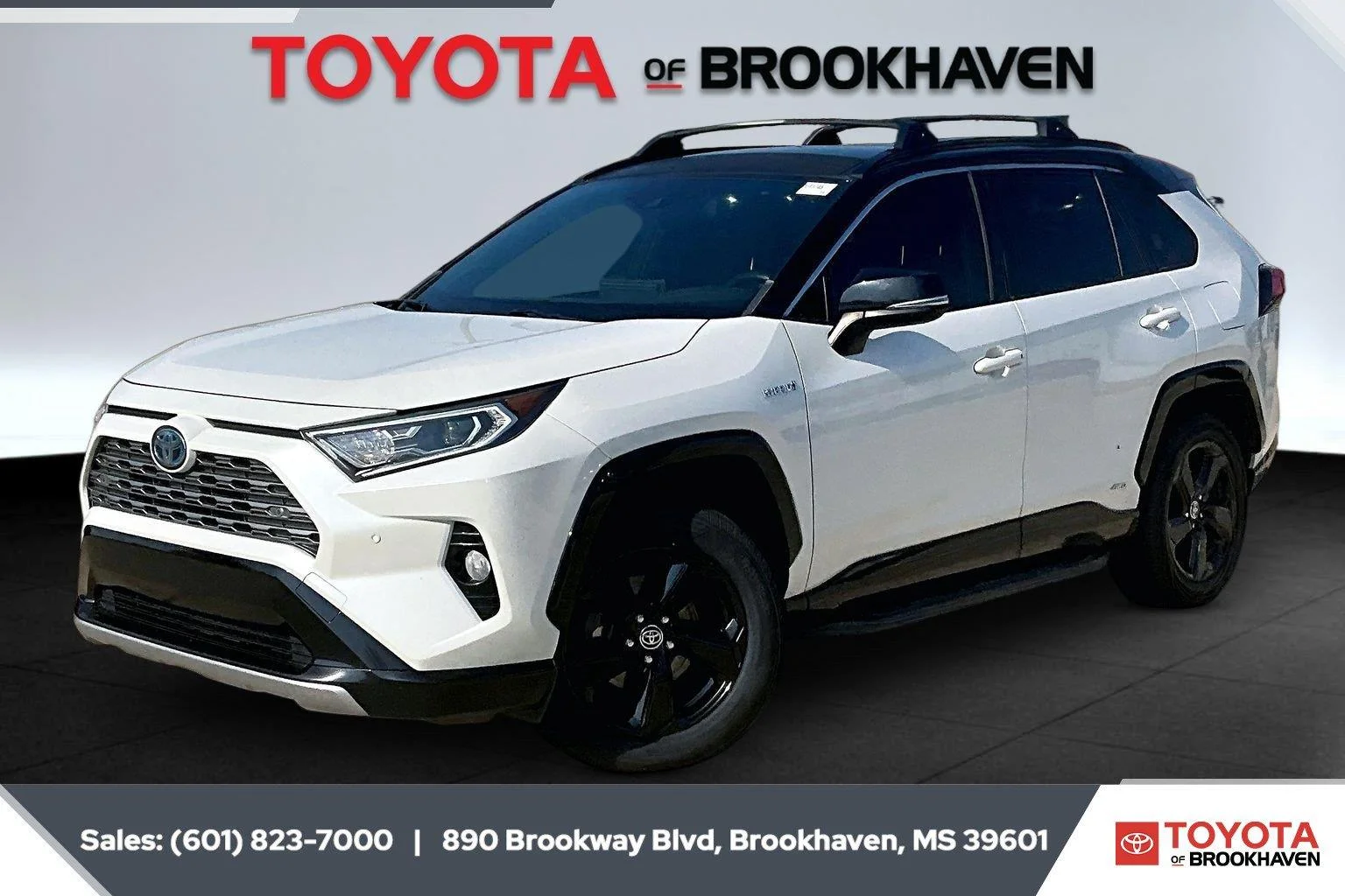Used 2020 Blizzard Pearl w/Midnight Black Metallic Roof Toyota XSE image 10