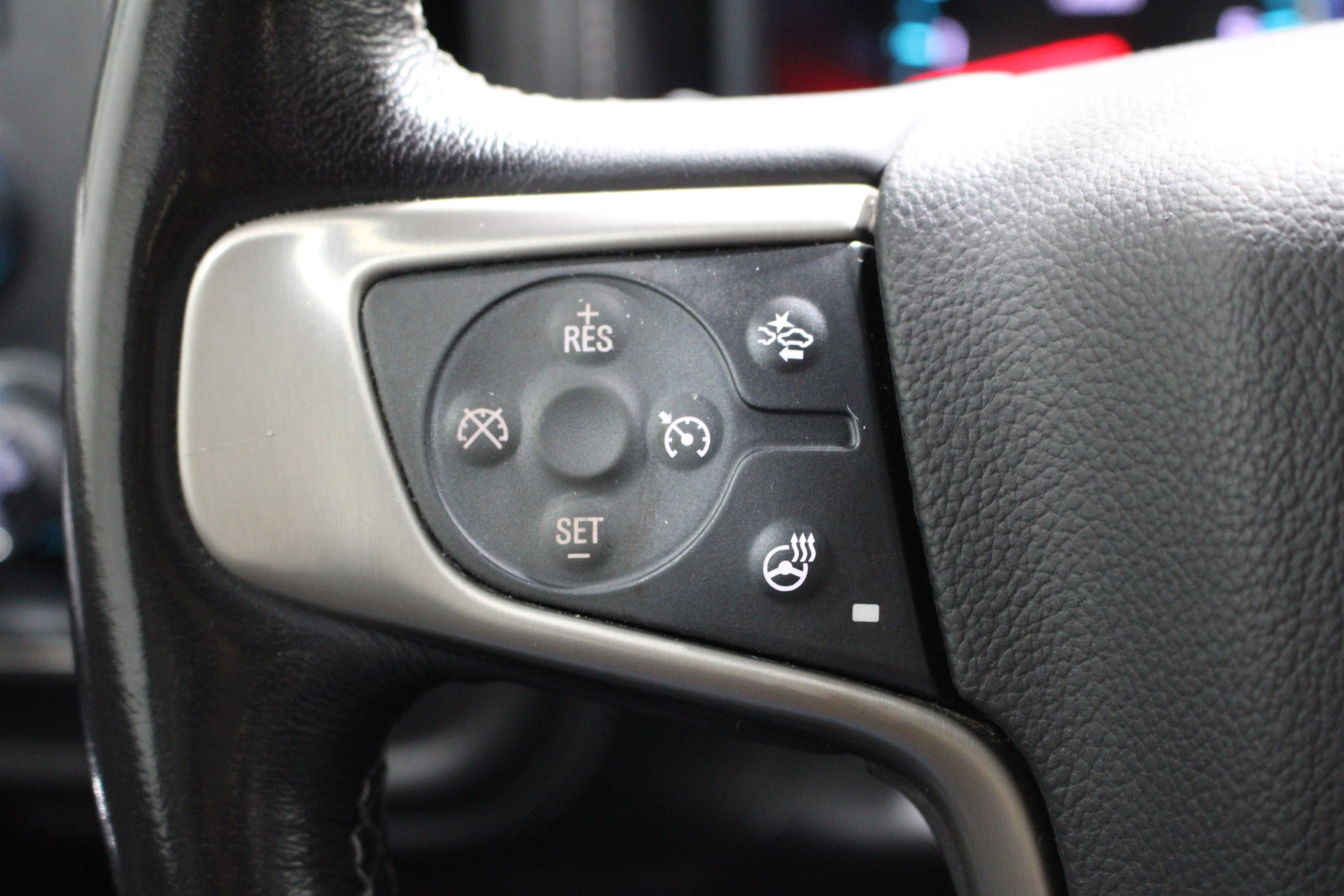Used 2018 Quicksilver Metallic GMC Denali image 12