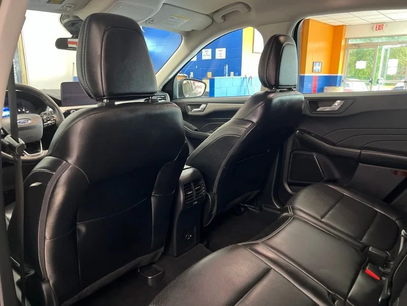 Used 2021 Gray Ford SEL image 17