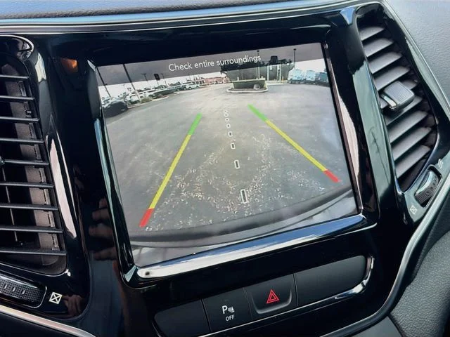 Used 2019 Gray Jeep Limited image 13