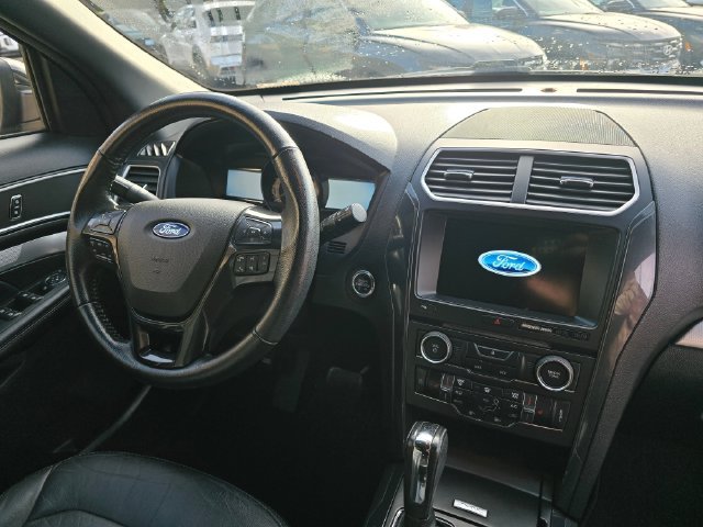 Used 2017 Magnetic Ford XLT image 11