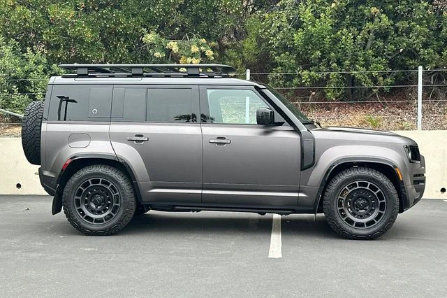 New 2026 Charente Grey Land Rover  image 6