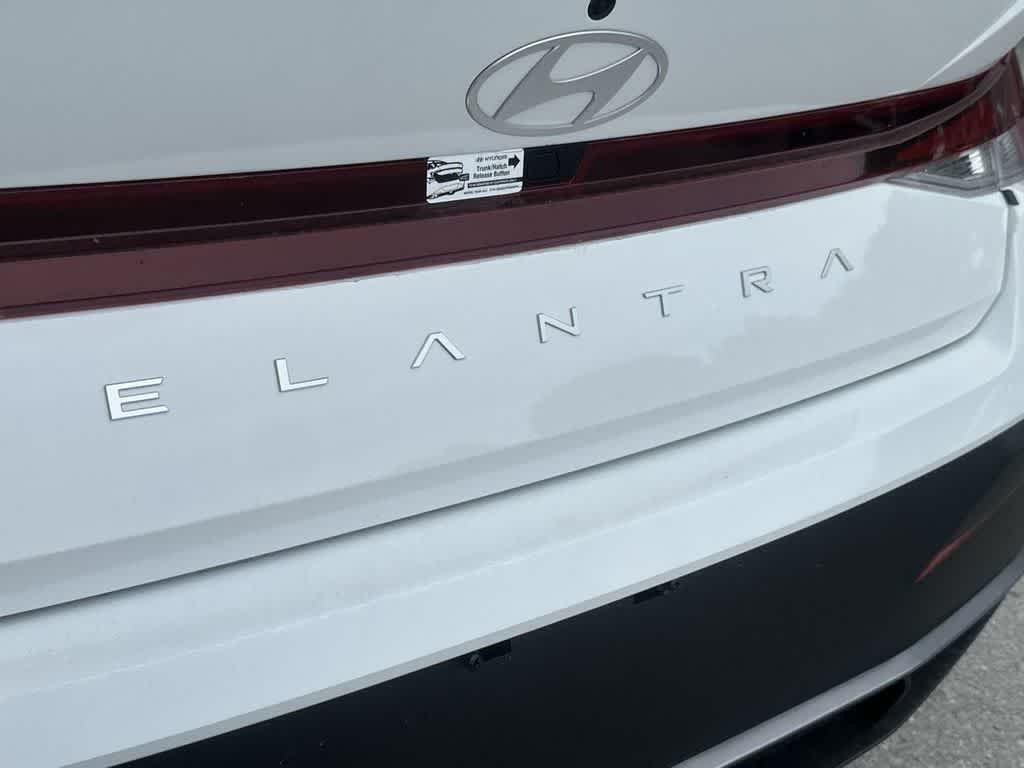 New 2026 Serenity White Hyundai SEL Sport image 11