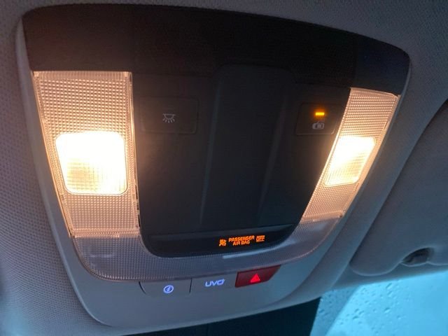 Used 2022 Black Kia S image 31