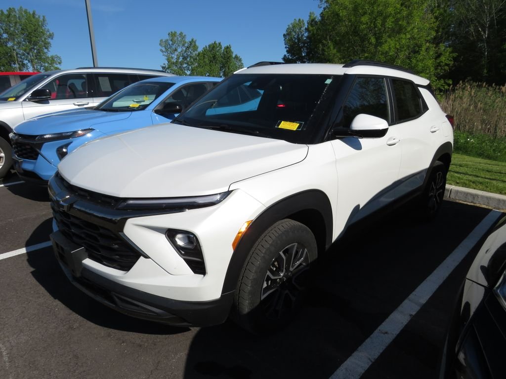 Used 2025 Beige Chevrolet ACTIV image 6