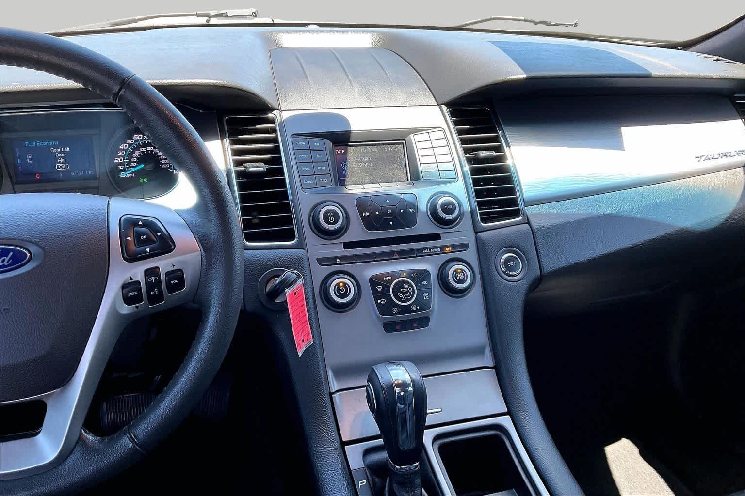 Used 2018 White Gold Metallic Ford SEL image 7