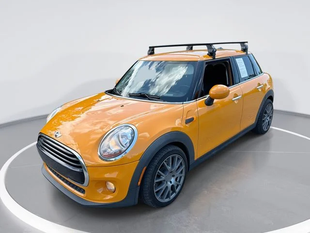 2018 MINI Cooper 4 Door's photo