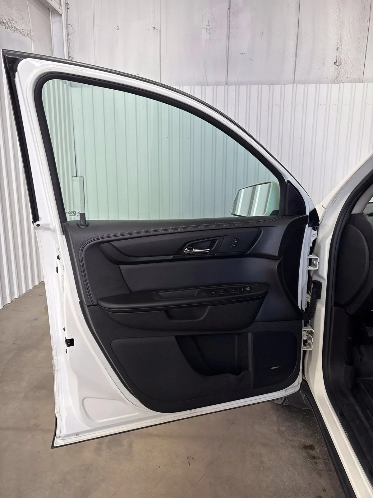 Used 2014 White Chevrolet 2LT image 8