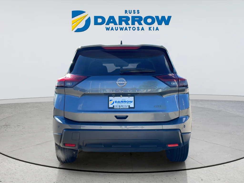 Used 2024 Gray Nissan S image 4