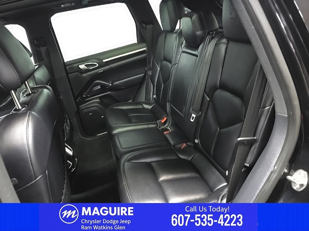 Used 2017 Moonlight Blue Metallic Porsche Base image 37