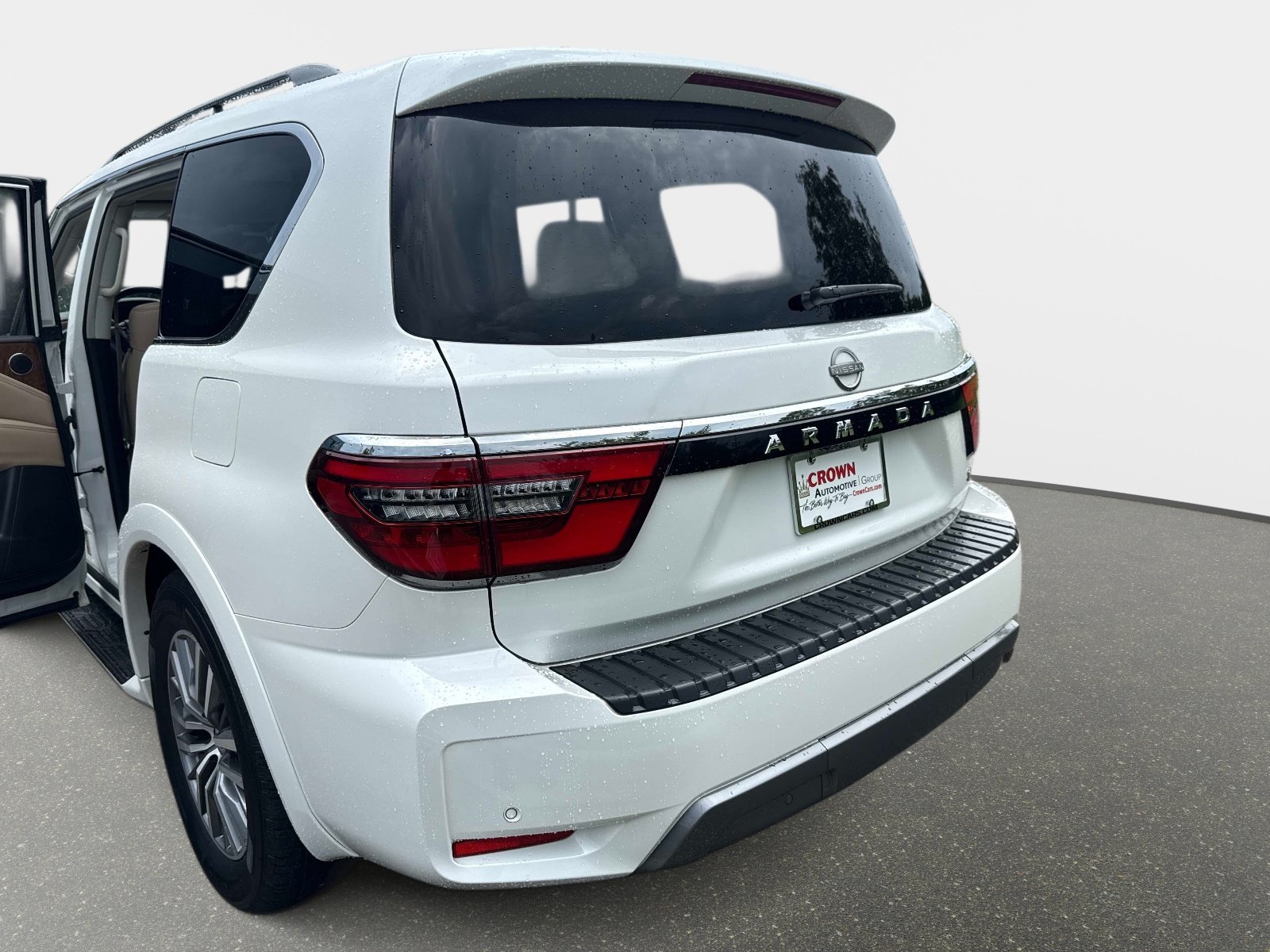 Used 2022 Aspen White TriCoat Pearl Nissan SL image 8