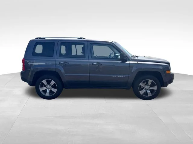 Used 2017 Gray Jeep High Altitude 4x4 image 7