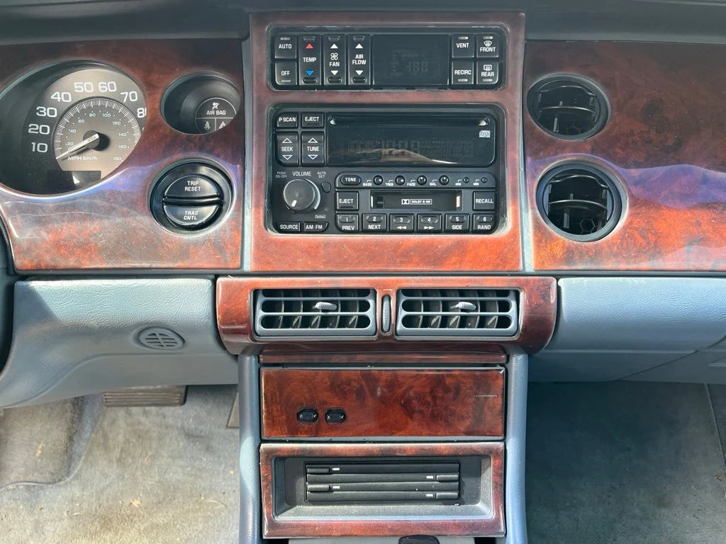 Used 1996  Buick Base image 11