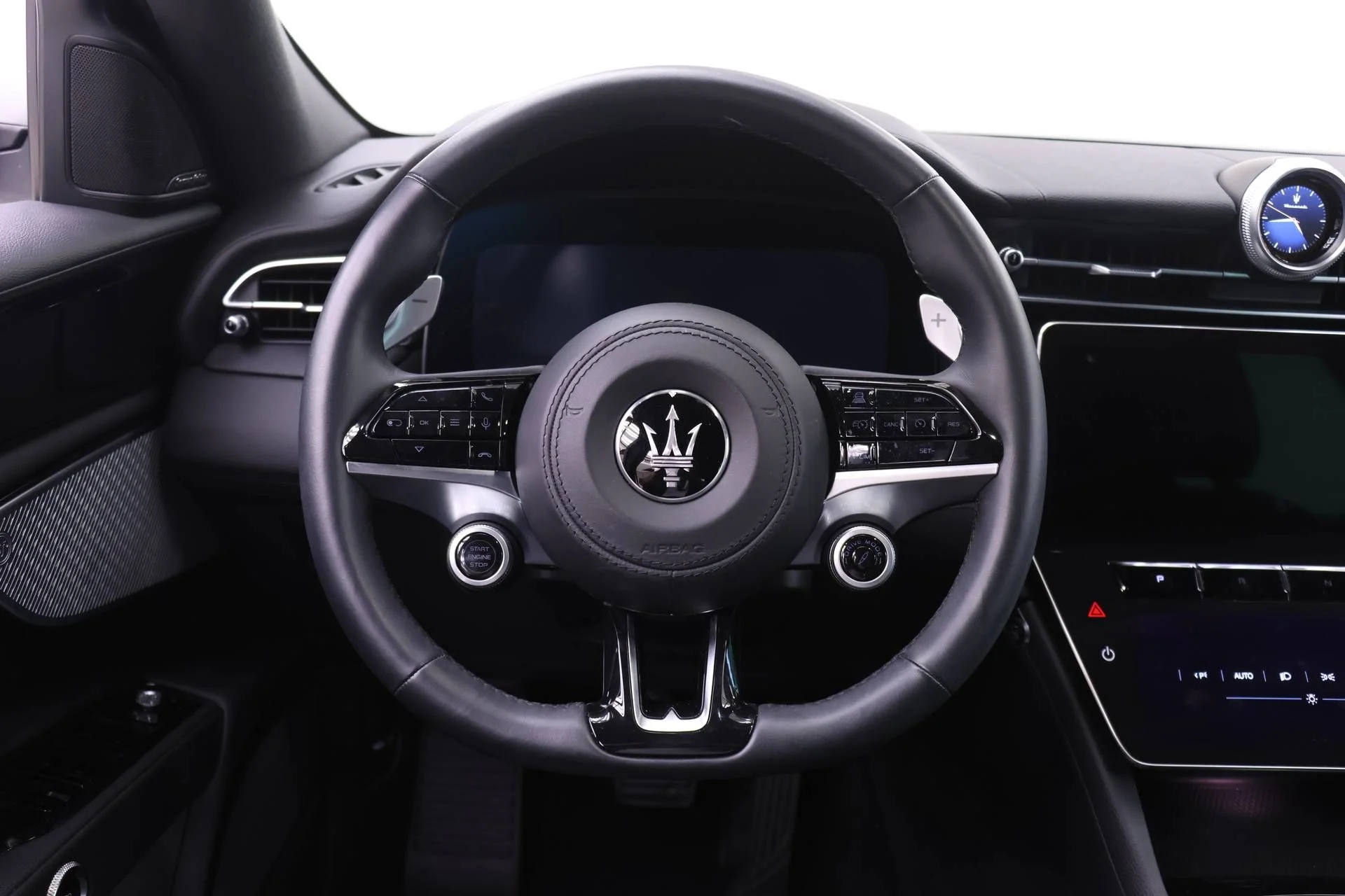 Used 2023 White Maserati Modena image 17