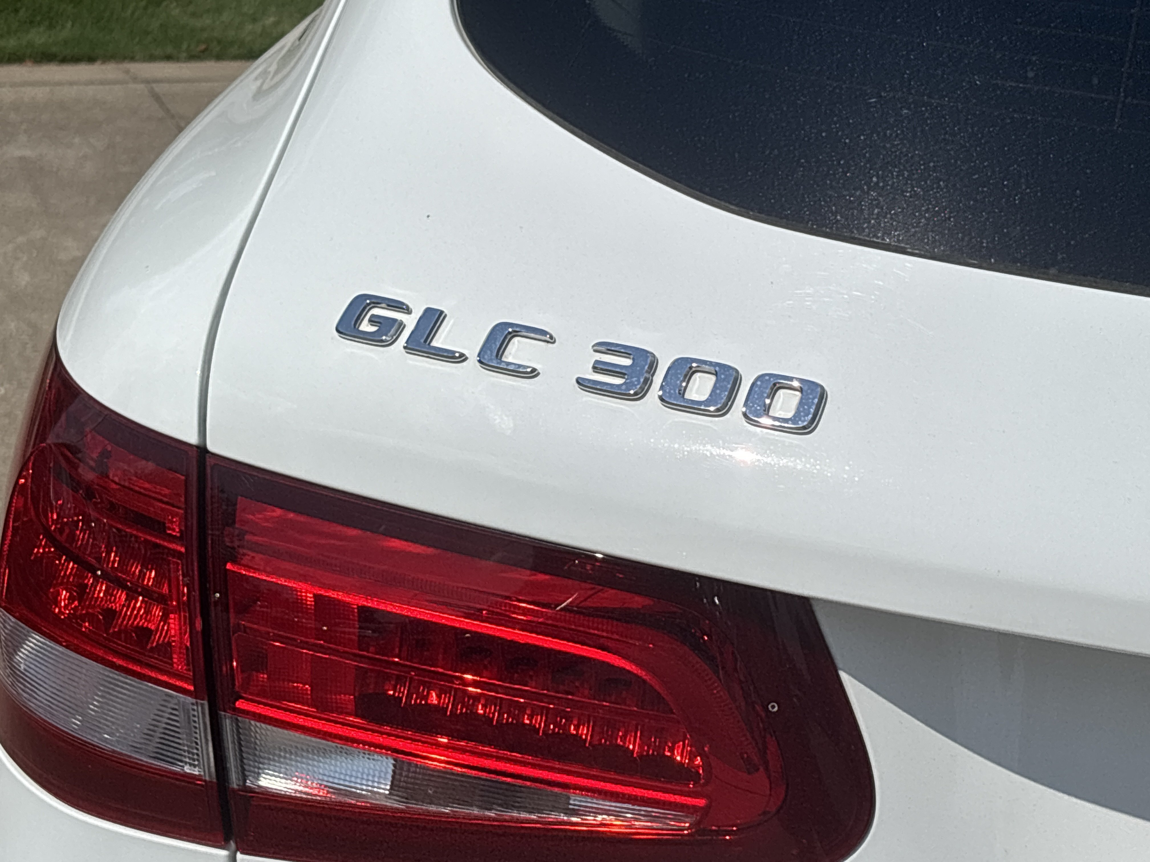 Used 2018 POLAR WHITE Mercedes-Benz 300 4Matic image 6