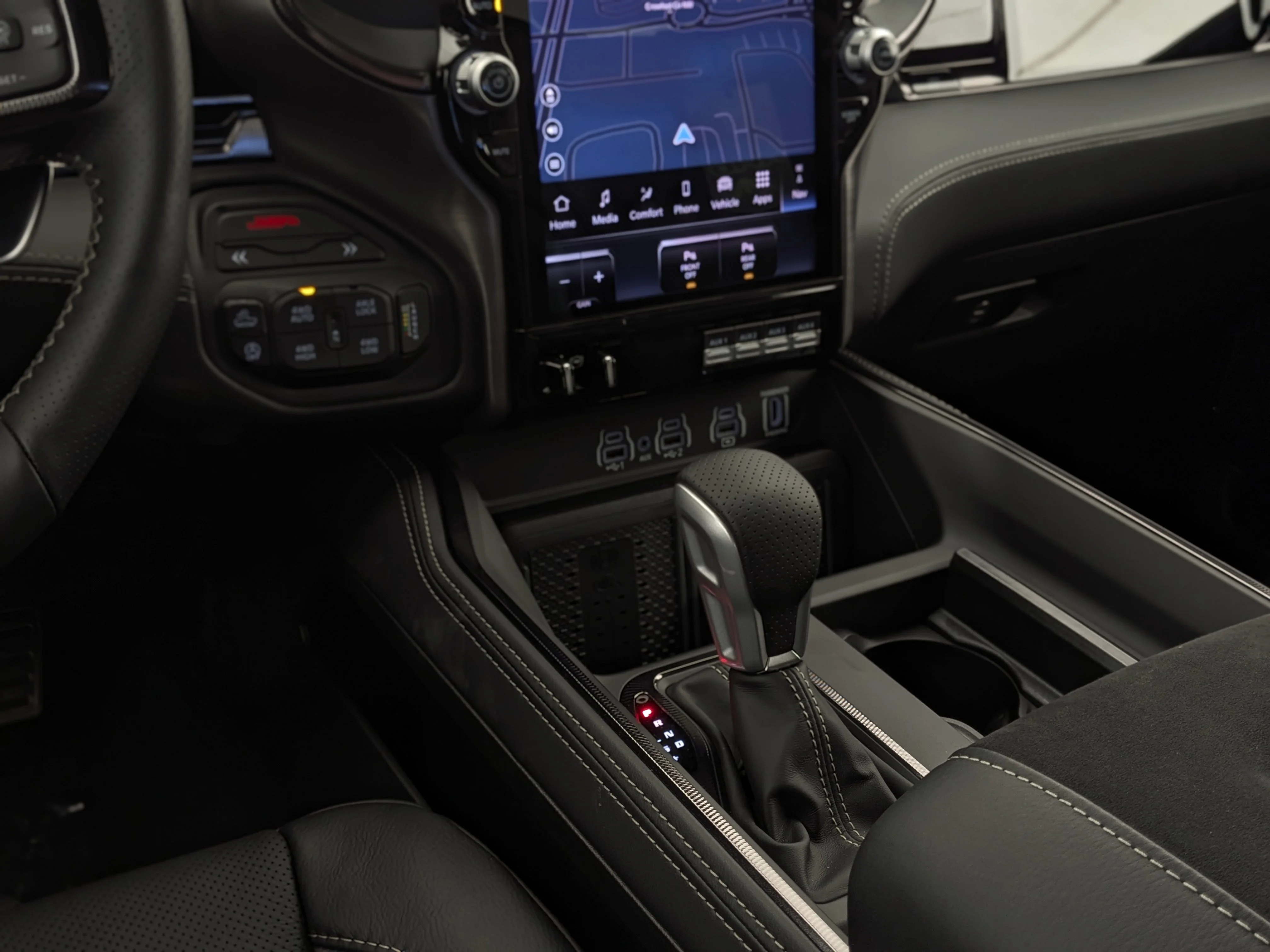 New 2026 Blue RAM RHO - - 3.0L Hurricane HO T-Turbo - RHO Level 1 Pkg w/ 14.4 Screen - Pano Sunroof & Massage Seats! image 30