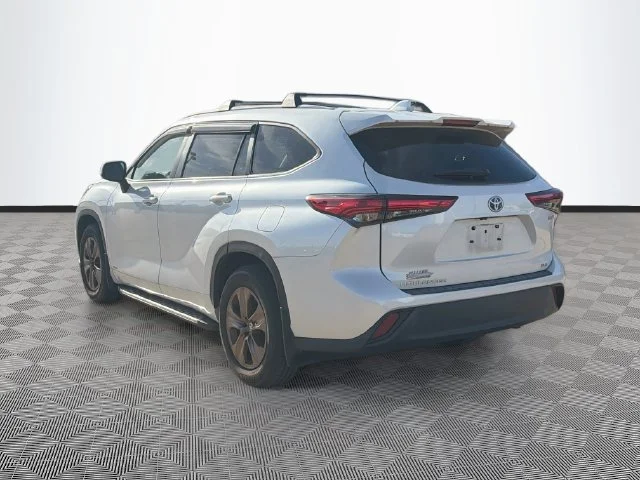 Used 2023 Beige Toyota Bronze Edition image 4