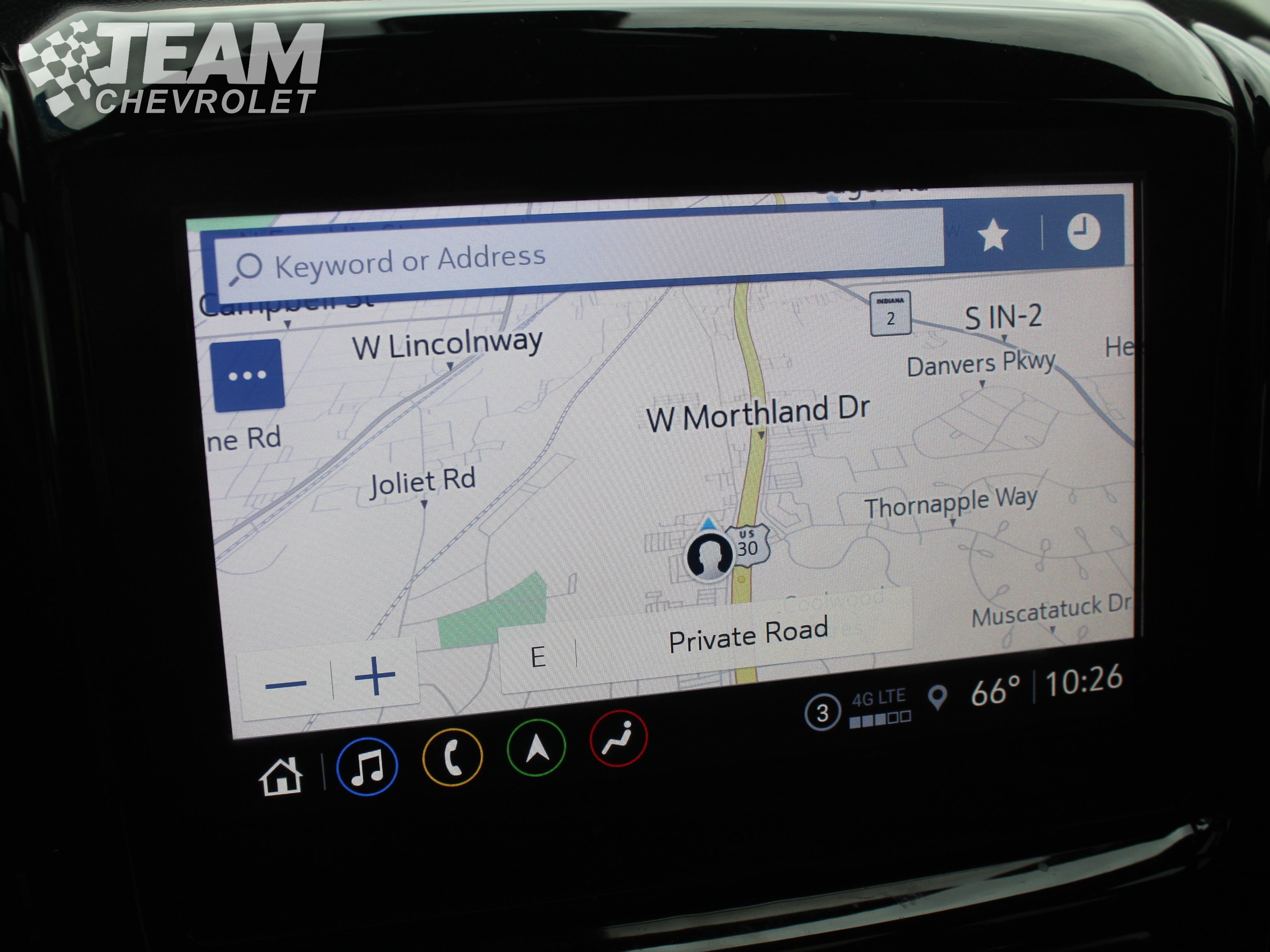 Used 2022 Iridescent Pearl Tricoat Chevrolet Premier image 18