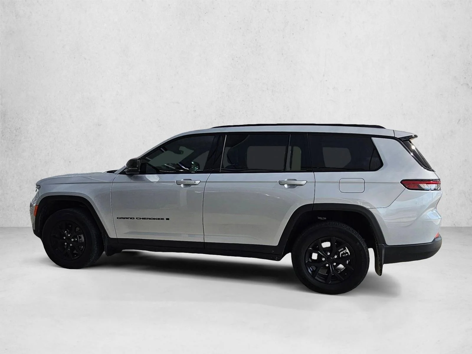 Used 2025 Silver Zynith Jeep Altitude X image 8