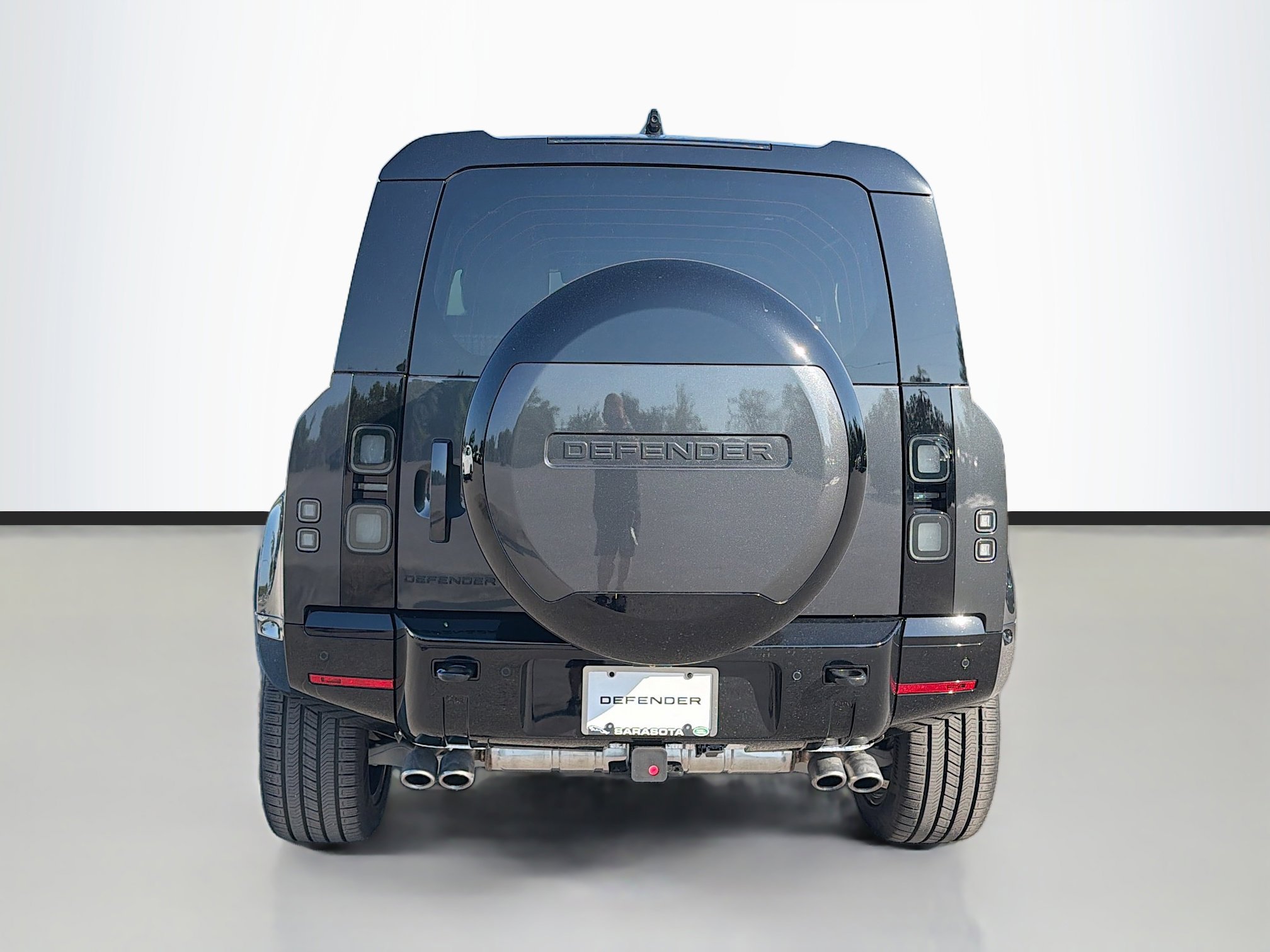 New 2026 Carpathian Grey Land Rover V8 image 4