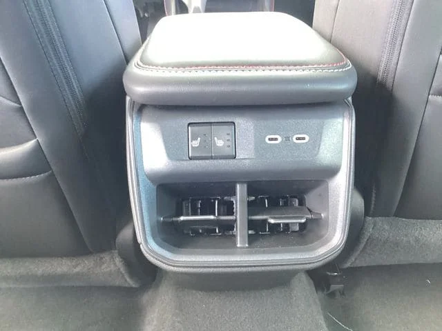 New 2026 Sub Zero Dodge SCAT PACK PLUS 4-DOOR AWD image 17