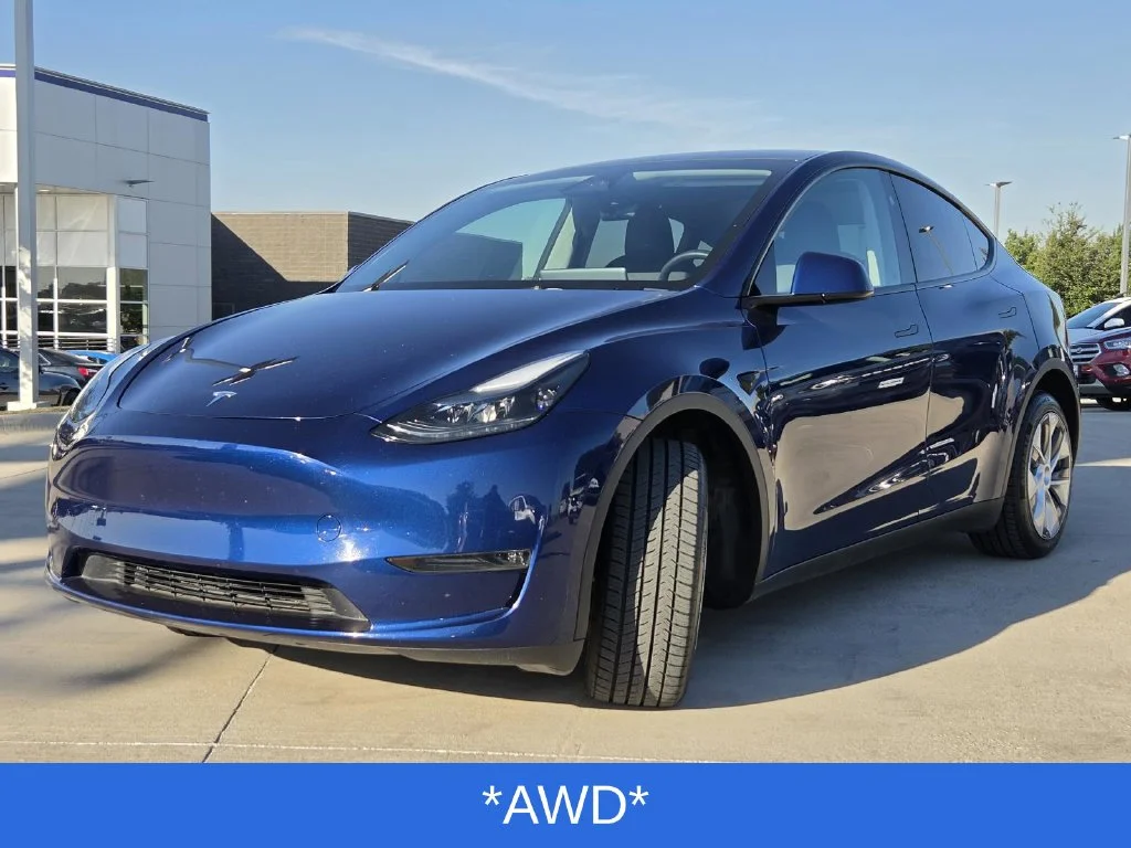 Used 2024 Tesla Model Y Long Range with VIN 7SAYGDEE7RA273414 for sale in Fort Worth, TX