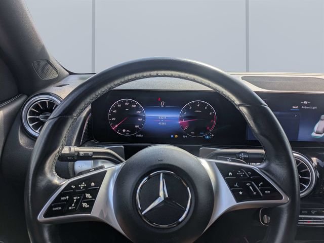 Used 2025 Black Mercedes-Benz GLB 250 image 30