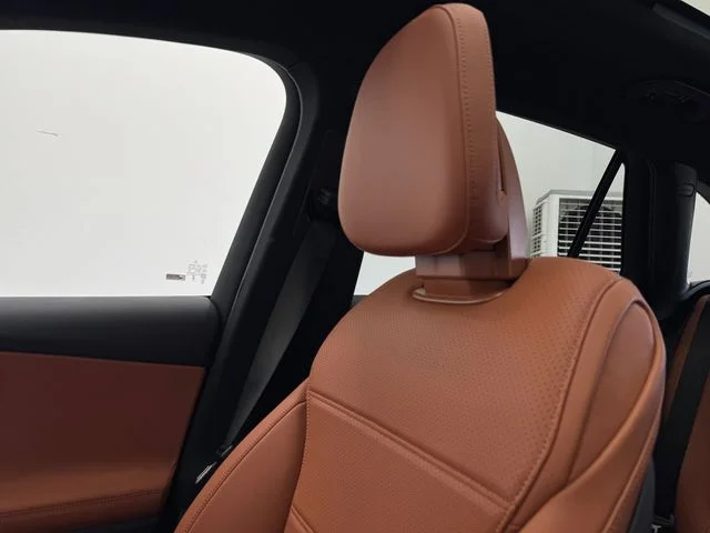 New 2027 Silver Mercedes-Benz GLC 300 image 37