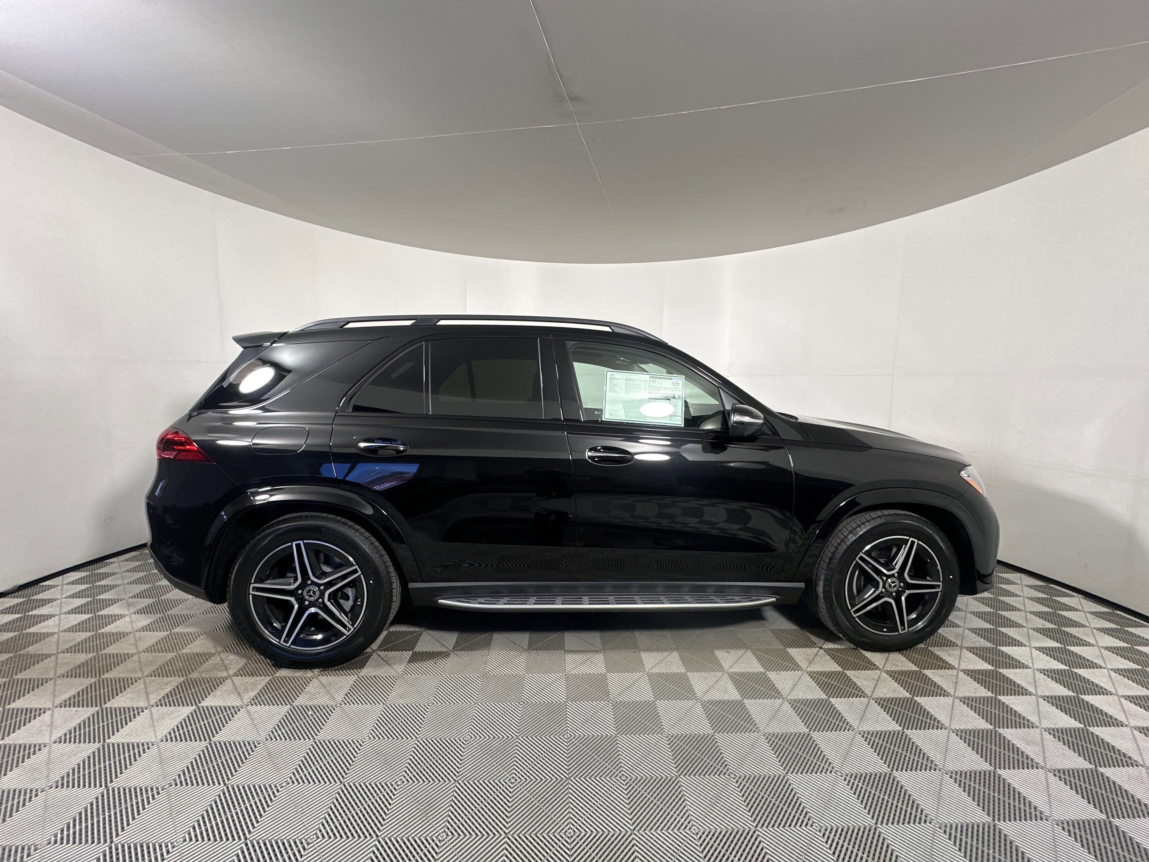 New 2026 Obsidian Black Metallic Mercedes-Benz GLE 450 image 35