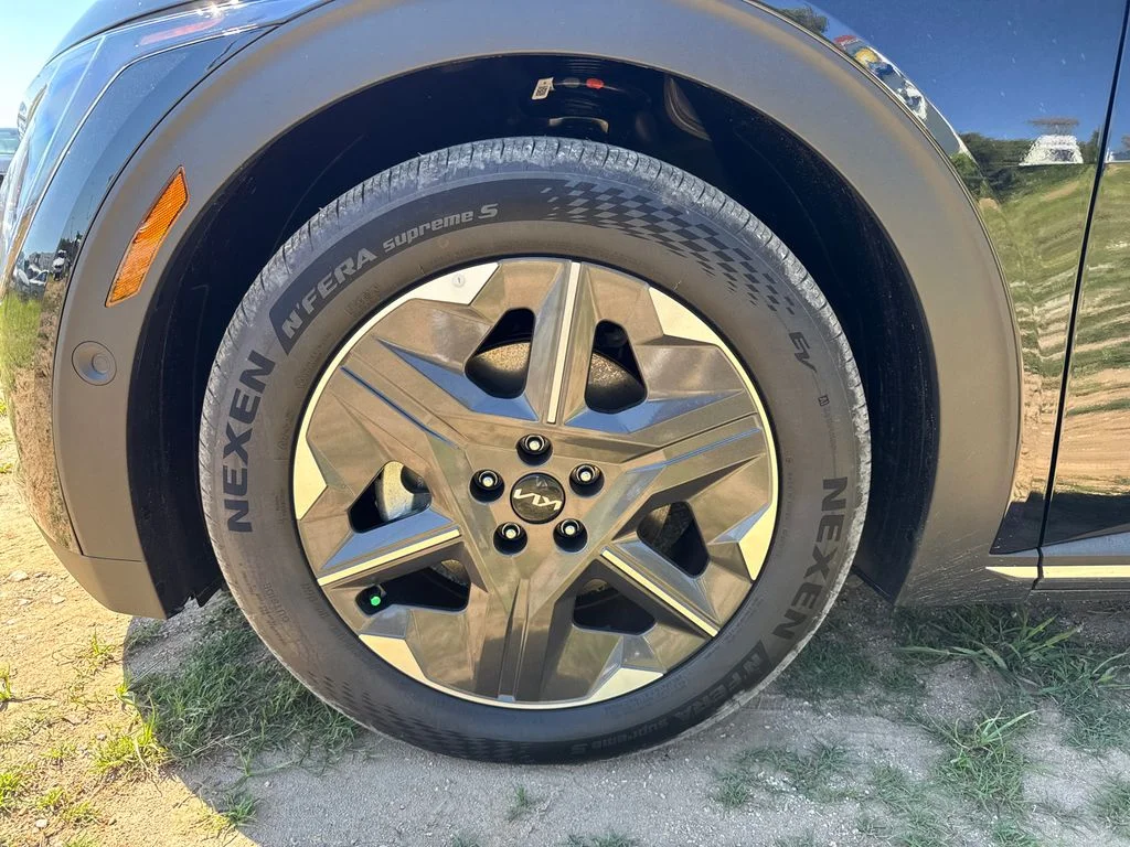2025 Kia EV6 Light L/R - Photo 9
