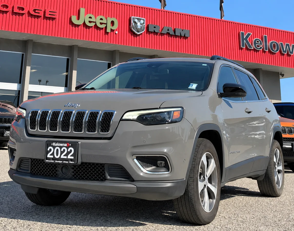 Used 2022 Grey Jeep Limited 4x4 image 1